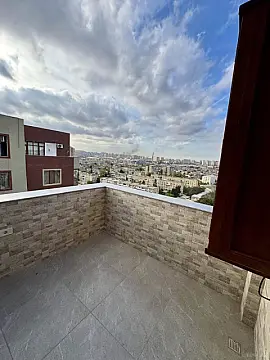 Satılır 4 otaqlı mənzil 216 m²