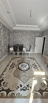 Satılır 5 otaqlı həyət evi 200 m²