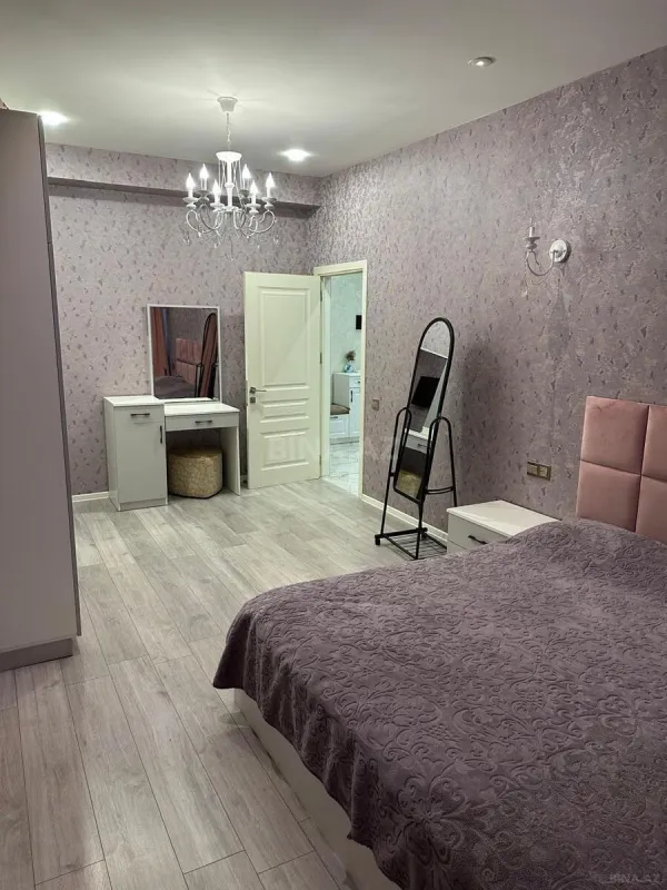 Kirayə verilir 2 otaqlı mənzil 80 m²