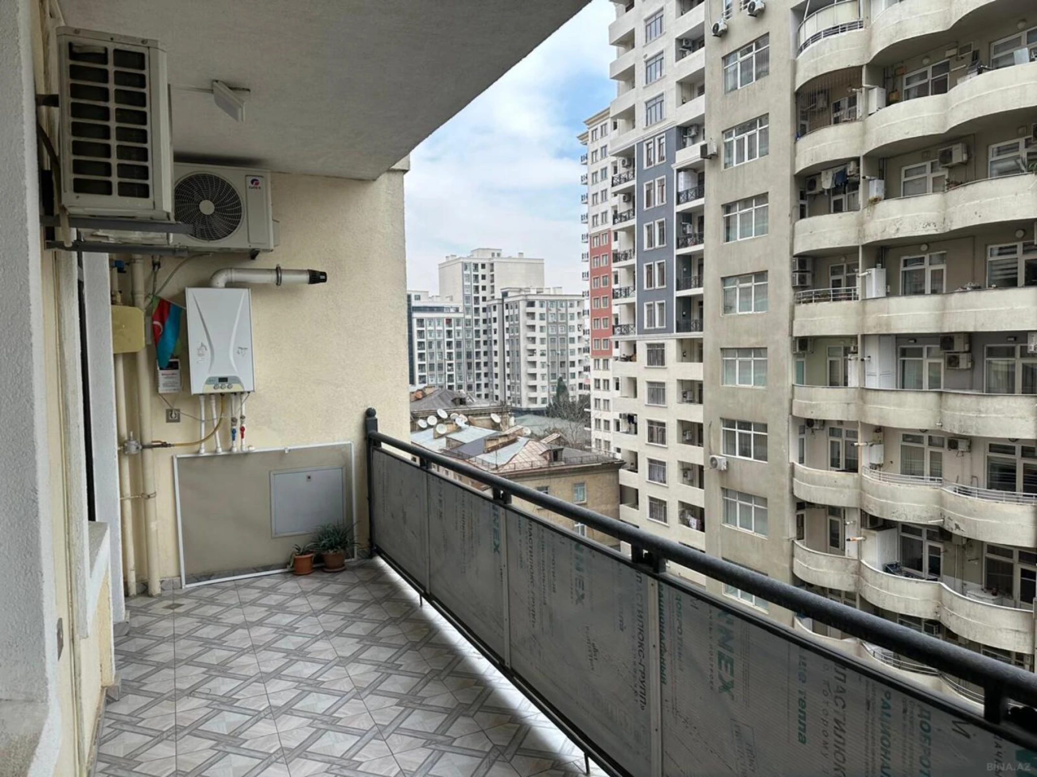 Kirayə verilir 2 otaqlı mənzil 80 m²