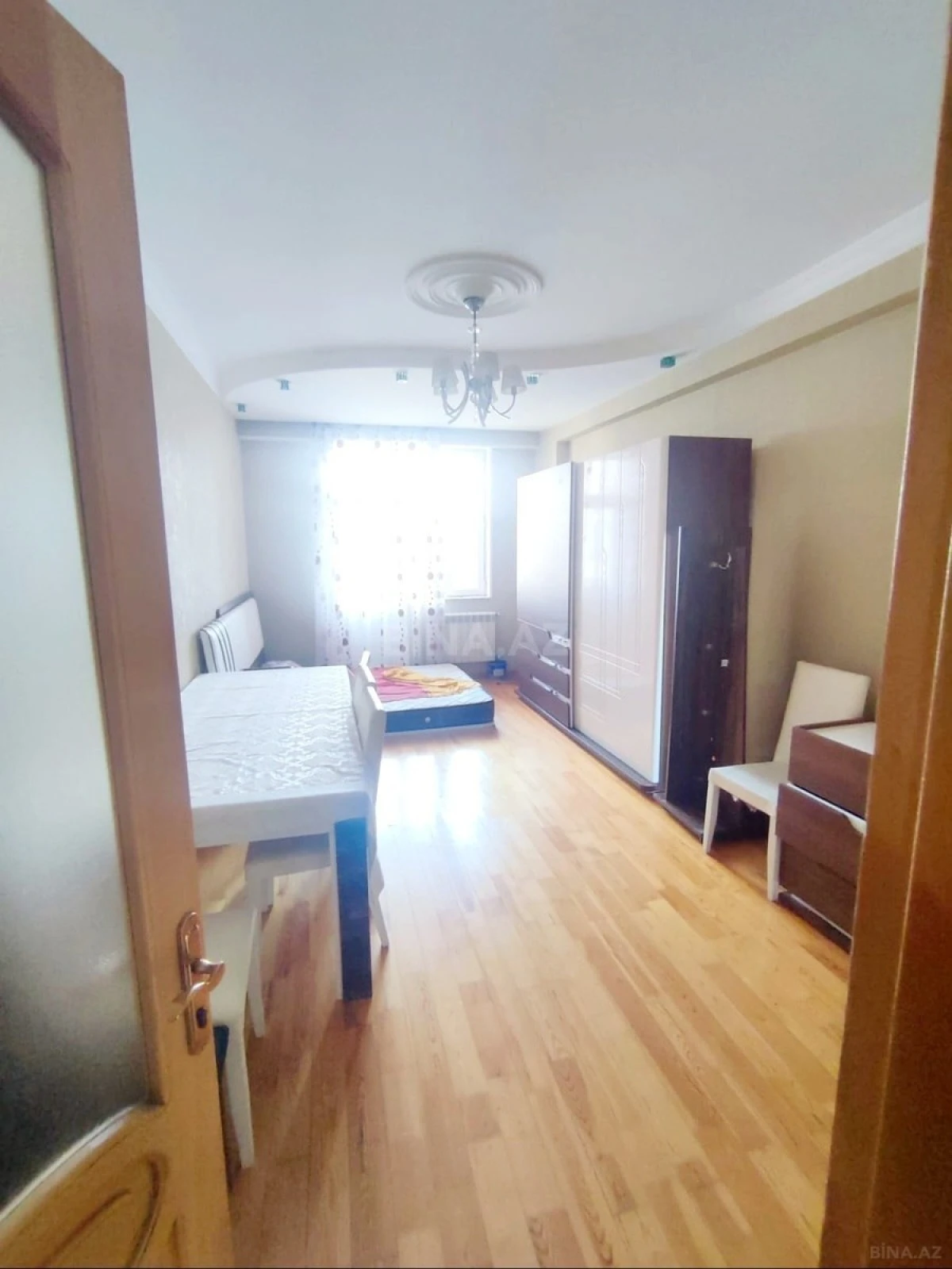 Satılır 3 otaqlı mənzil 125 m²