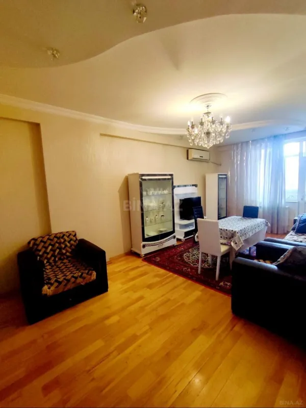 Satılır 3 otaqlı mənzil 125 m²