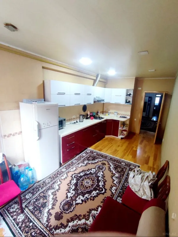 Satılır 3 otaqlı mənzil 125 m²