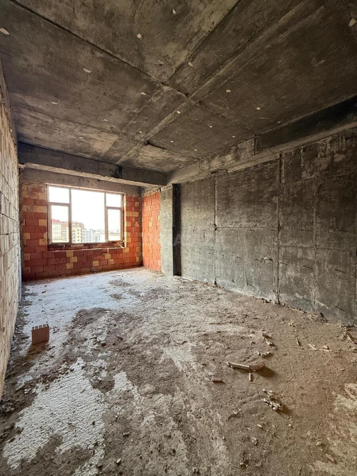 Satılır 2 otaqlı mənzil 100 m²