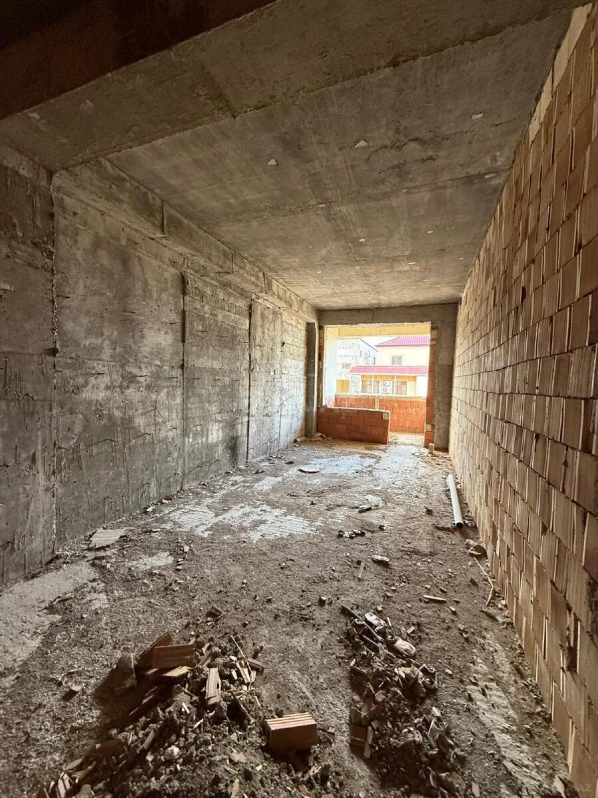 Satılır 2 otaqlı mənzil 100 m²