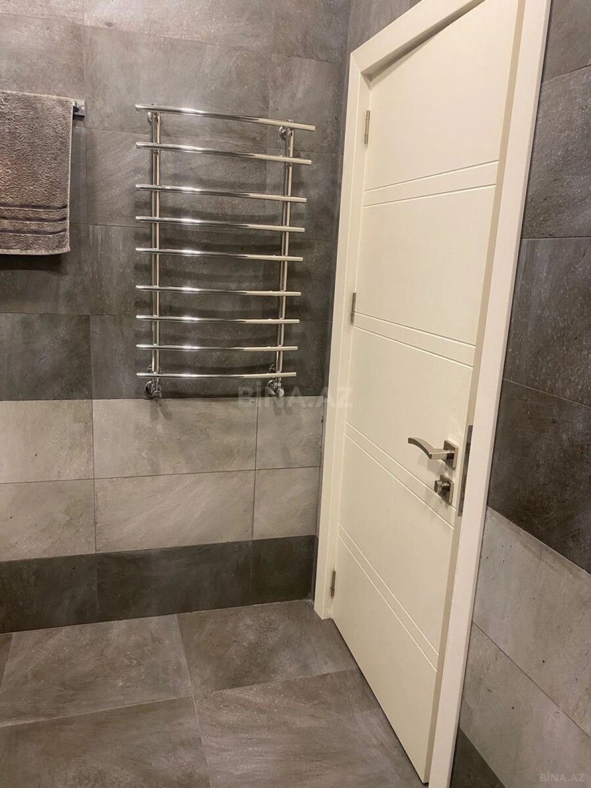 Satılır 3 otaqlı mənzil 82.3 m²