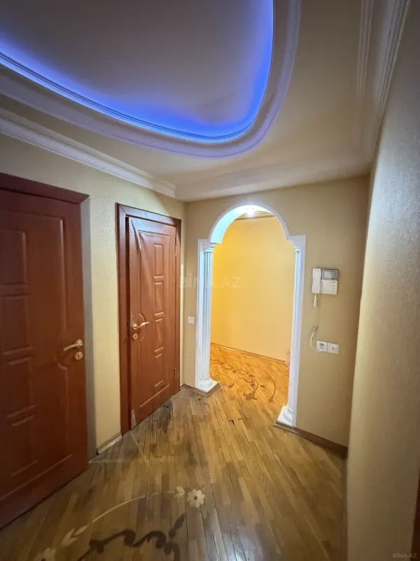 Satılır 2 otaqlı mənzil 70 m²