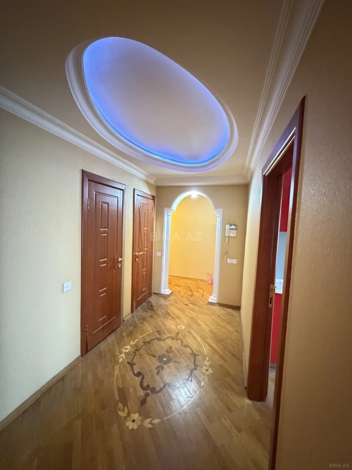 Satılır 2 otaqlı mənzil 70 m²
