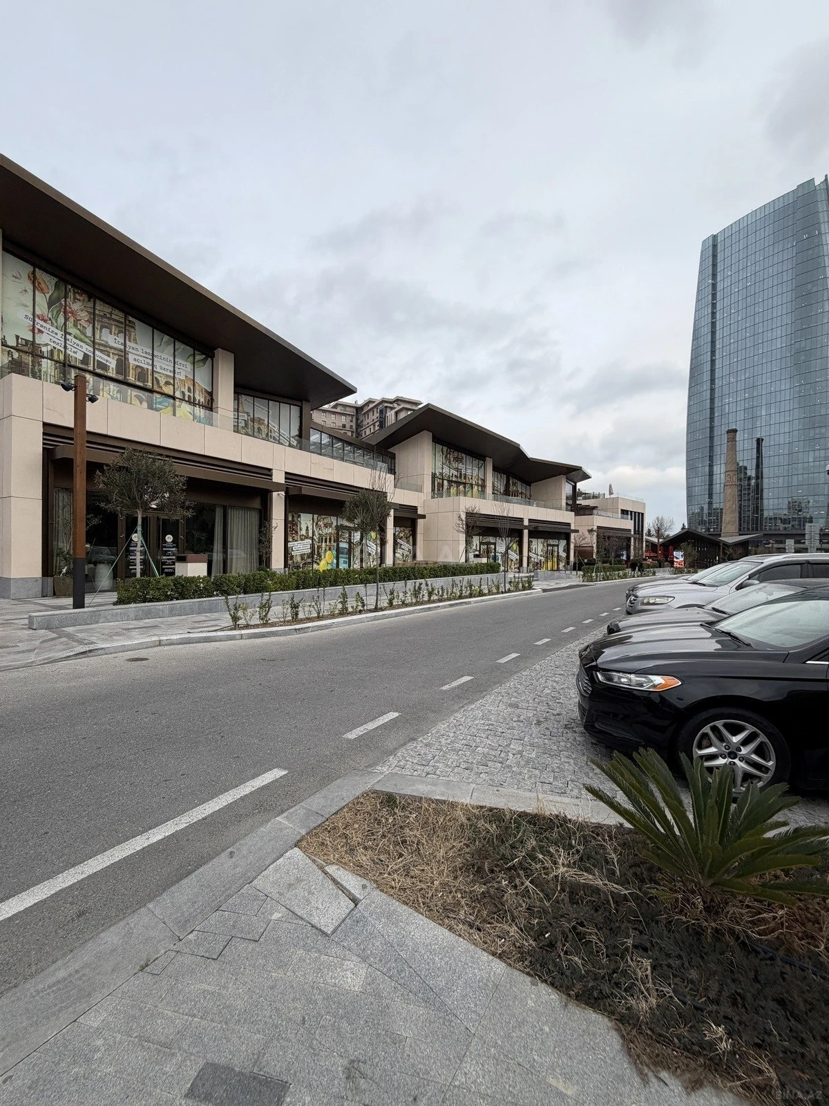 Satılır 2 otaqlı mənzil 70 m²