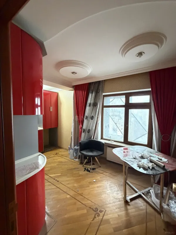 Satılır 2 otaqlı mənzil 70 m²