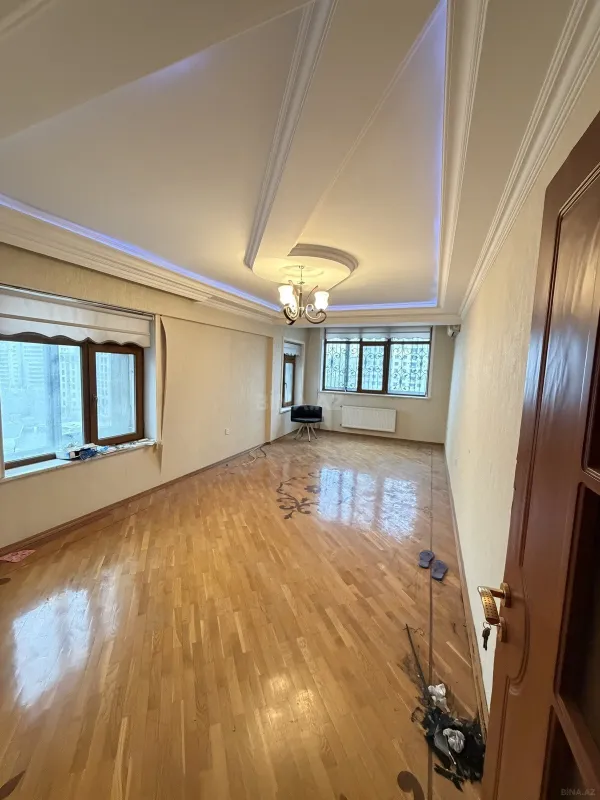 Satılır 2 otaqlı mənzil 70 m²