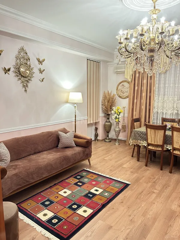 Satılır 2 otaqlı mənzil 96 m²