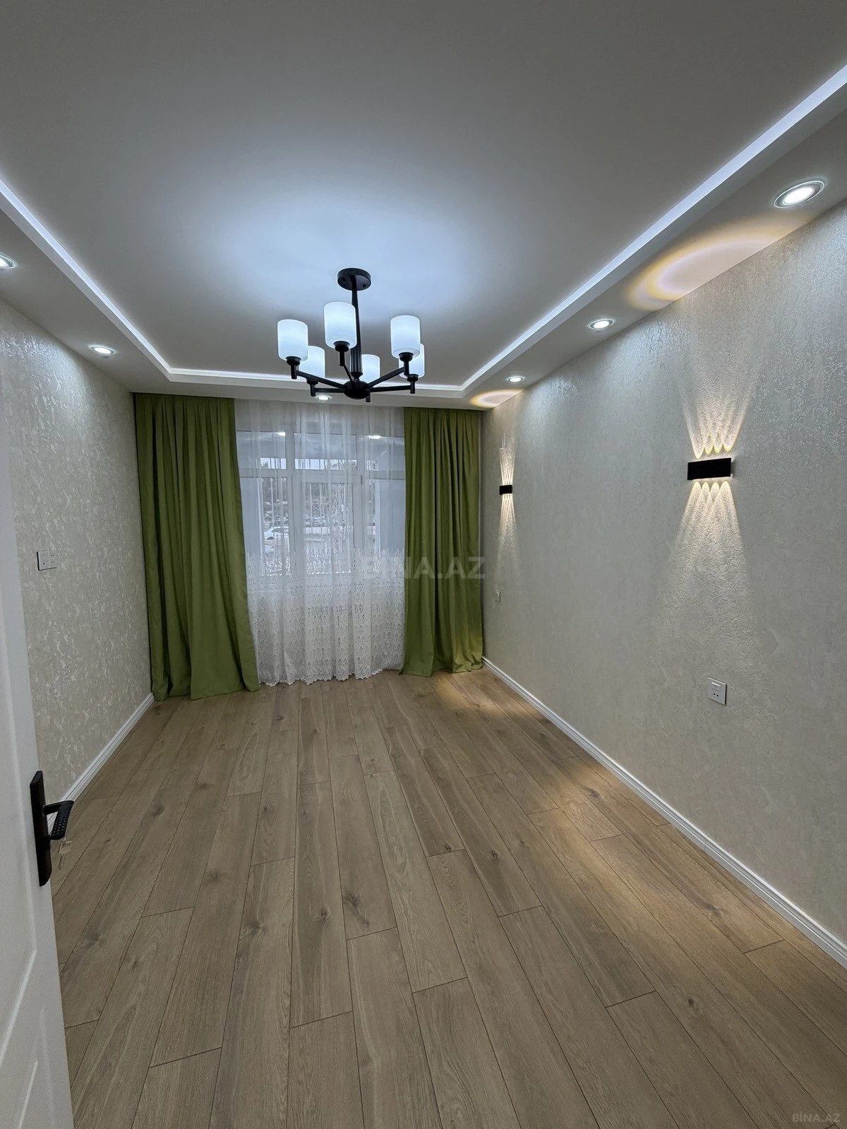 Satılır 2 otaqlı mənzil 65 m²