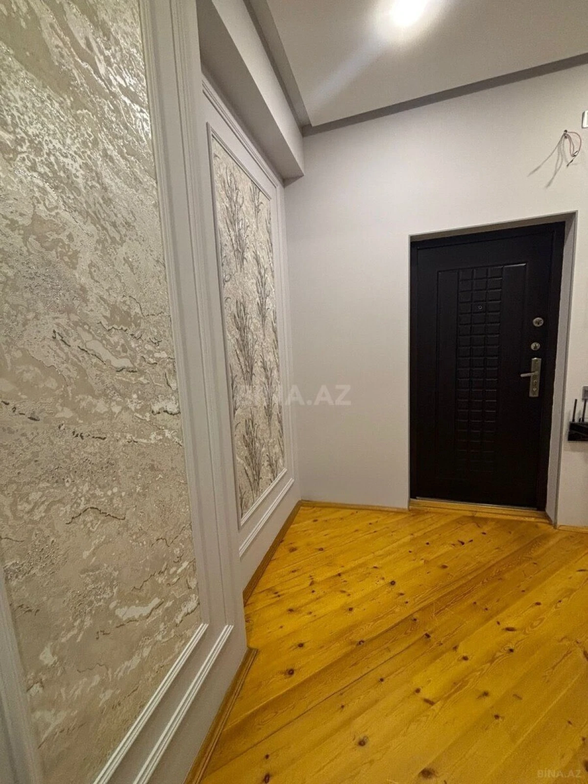 Satılır 2 otaqlı mənzil 70 m²