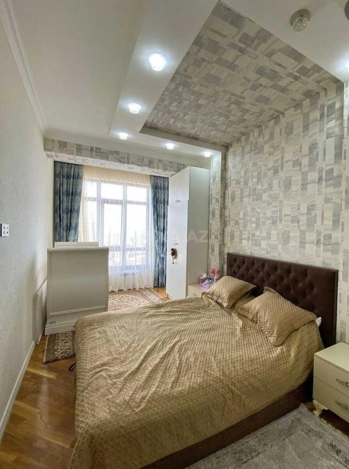 Satılır 3 otaqlı mənzil 97 m²