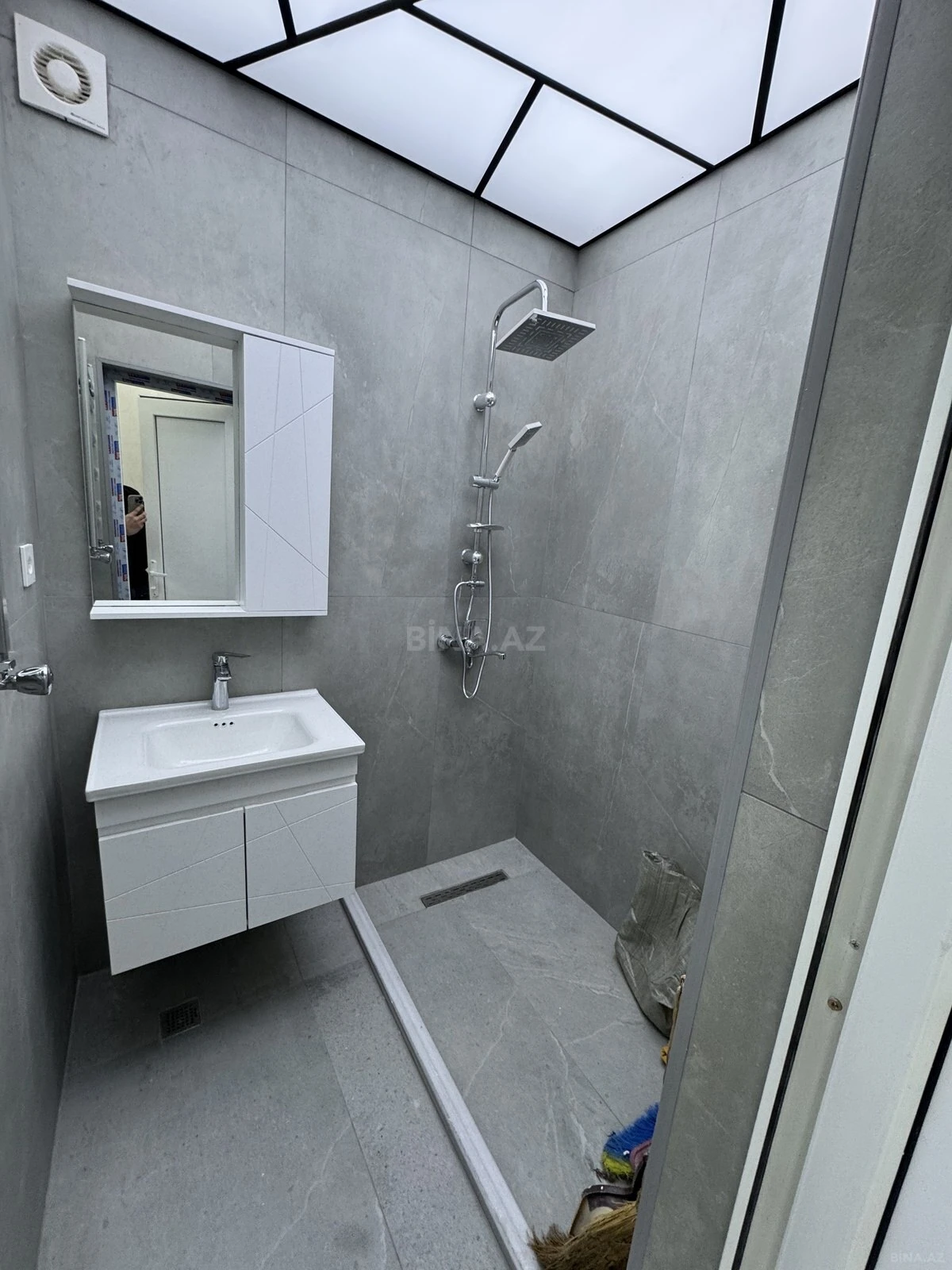 Satılır 2 otaqlı mənzil 65 m²