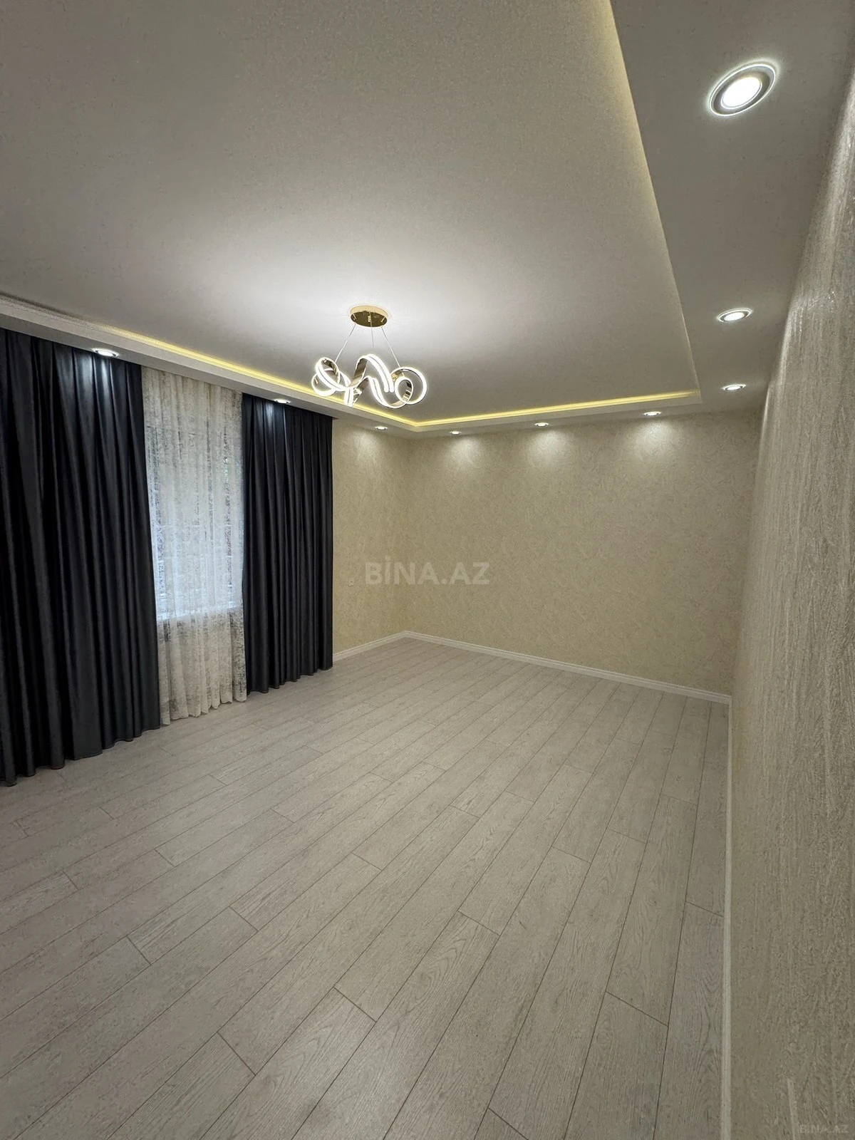 Satılır 2 otaqlı mənzil 65 m²