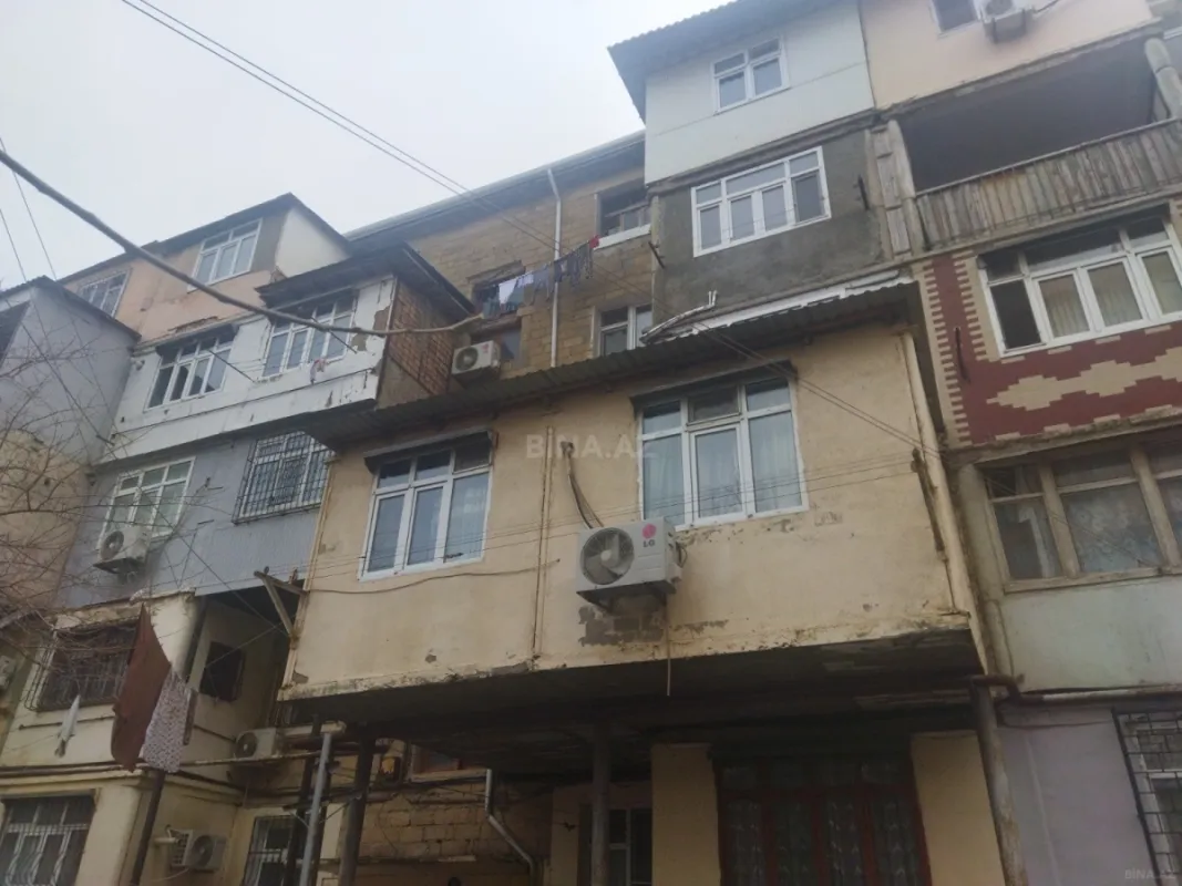 Satılır 4 otaqlı mənzil 40 m²