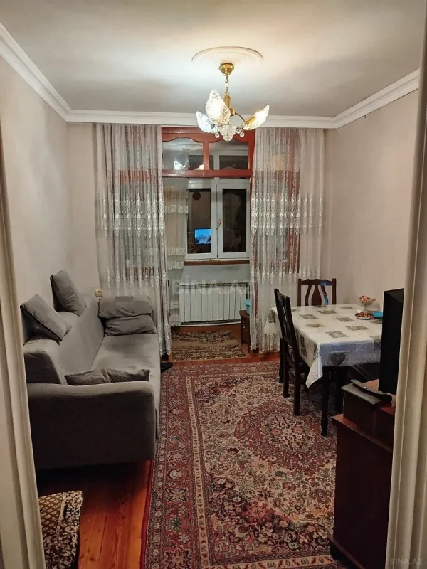 Satılır 4 otaqlı mənzil 40 m²