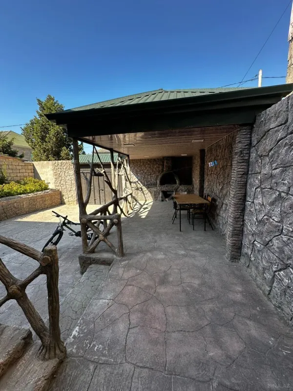 Satılır 4 otaqlı həyət evi 100 m²