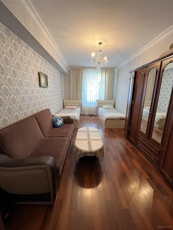 Satılır 3 otaqlı mənzil 113.7 m²