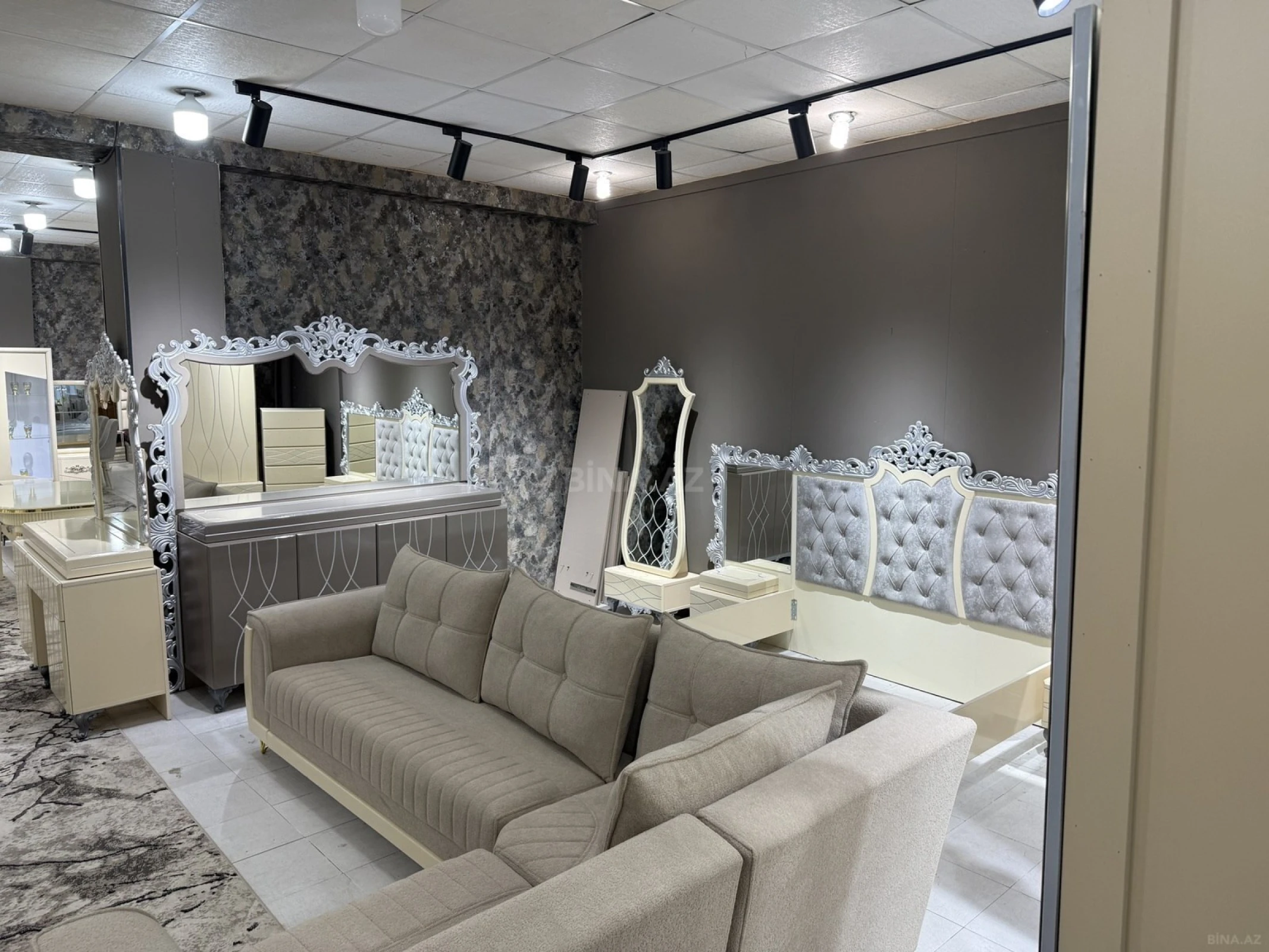 Satılır obyekt 108 m²