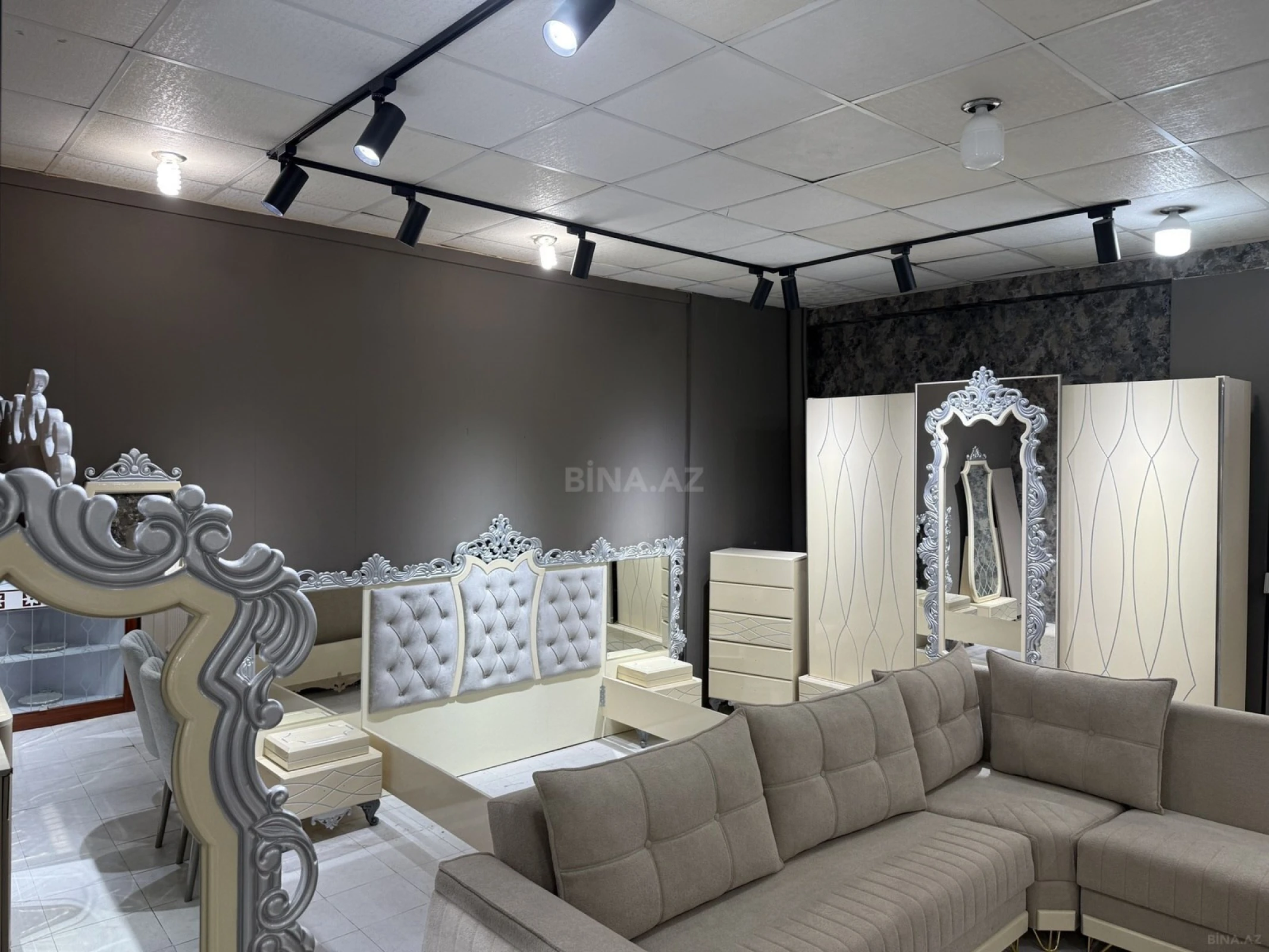 Satılır obyekt 108 m²