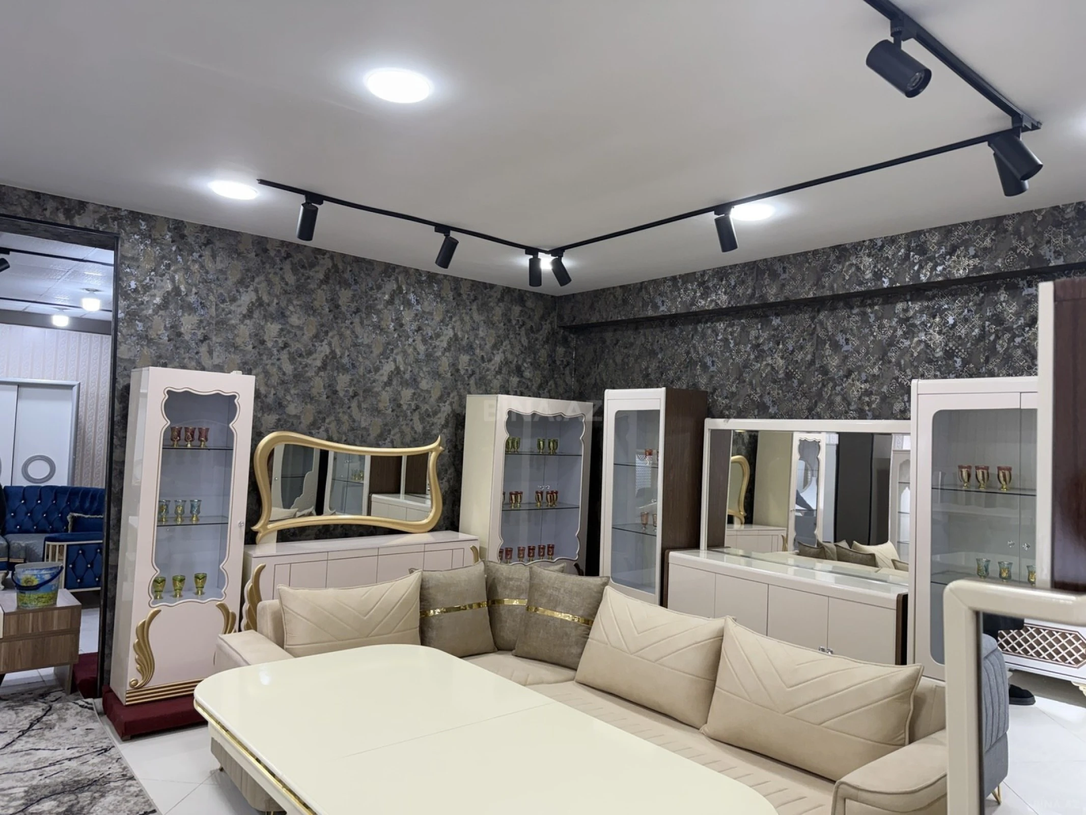 Satılır obyekt 108 m²