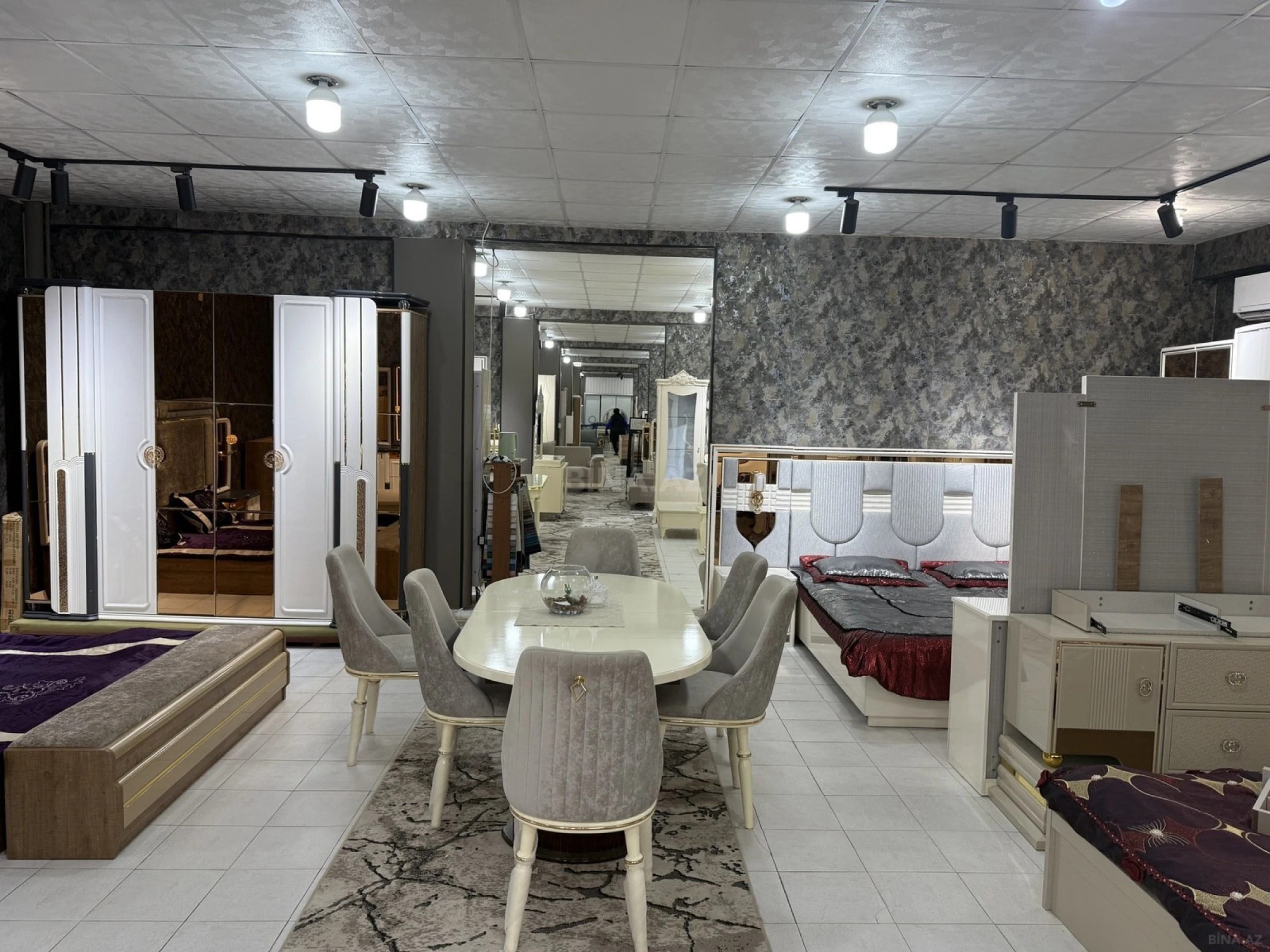 Satılır obyekt 108 m²