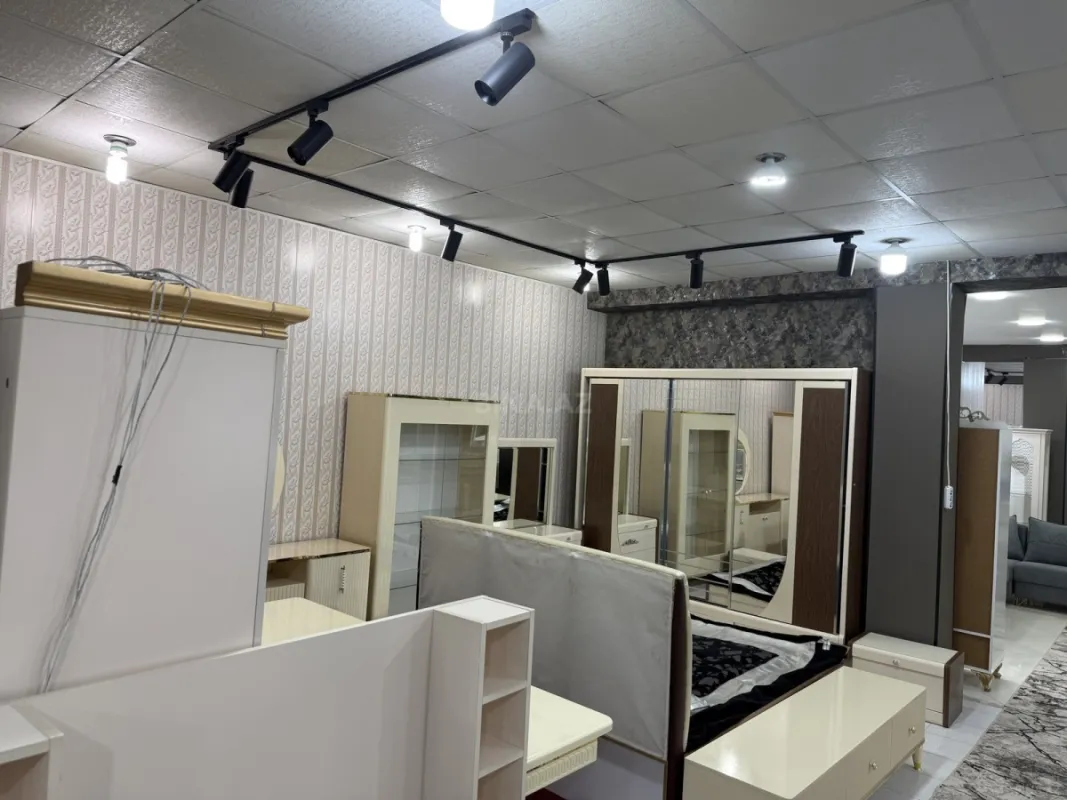 Satılır obyekt 108 m²