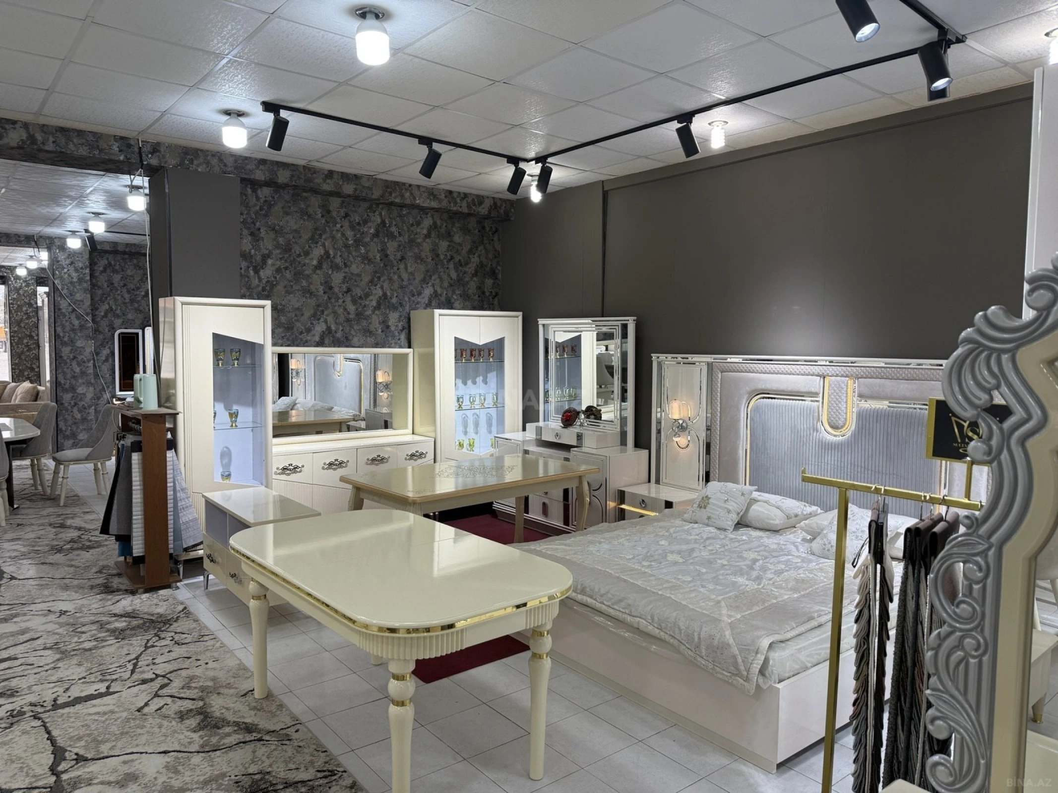 Satılır obyekt 108 m²