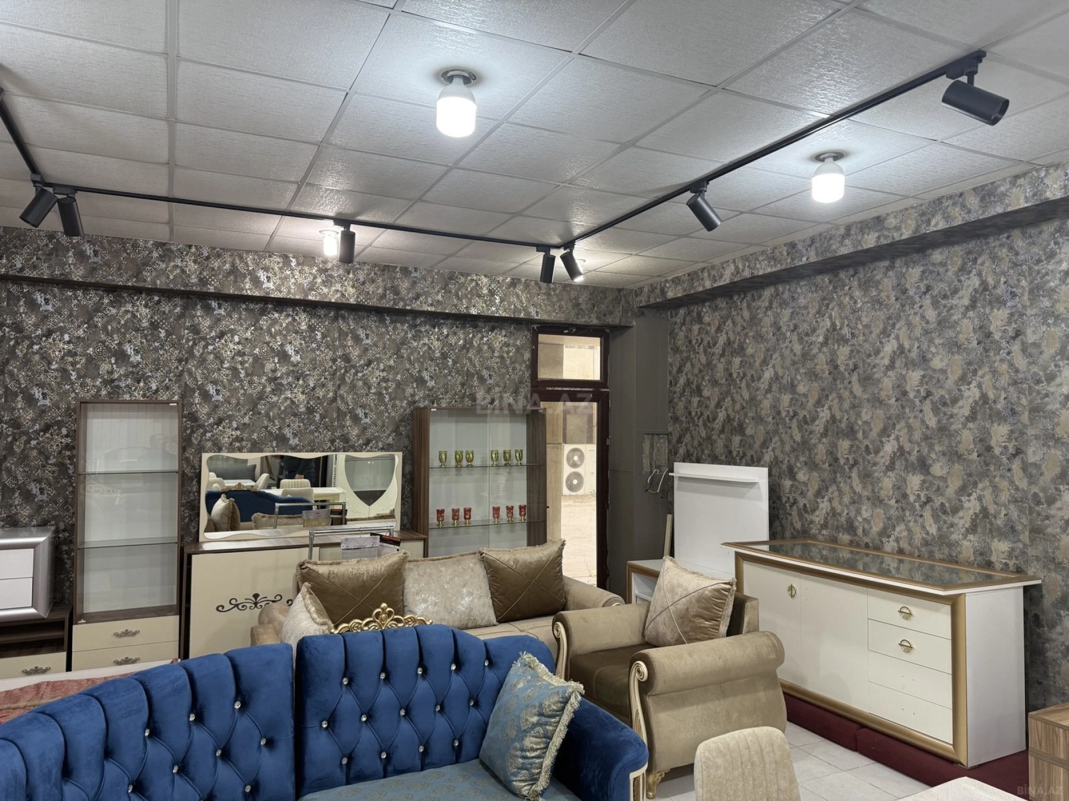 Satılır obyekt 108 m²