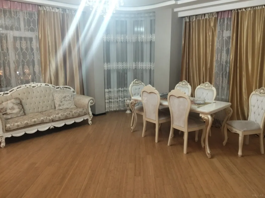 Kirayə verilir 3 otaqlı mənzil 120 m²