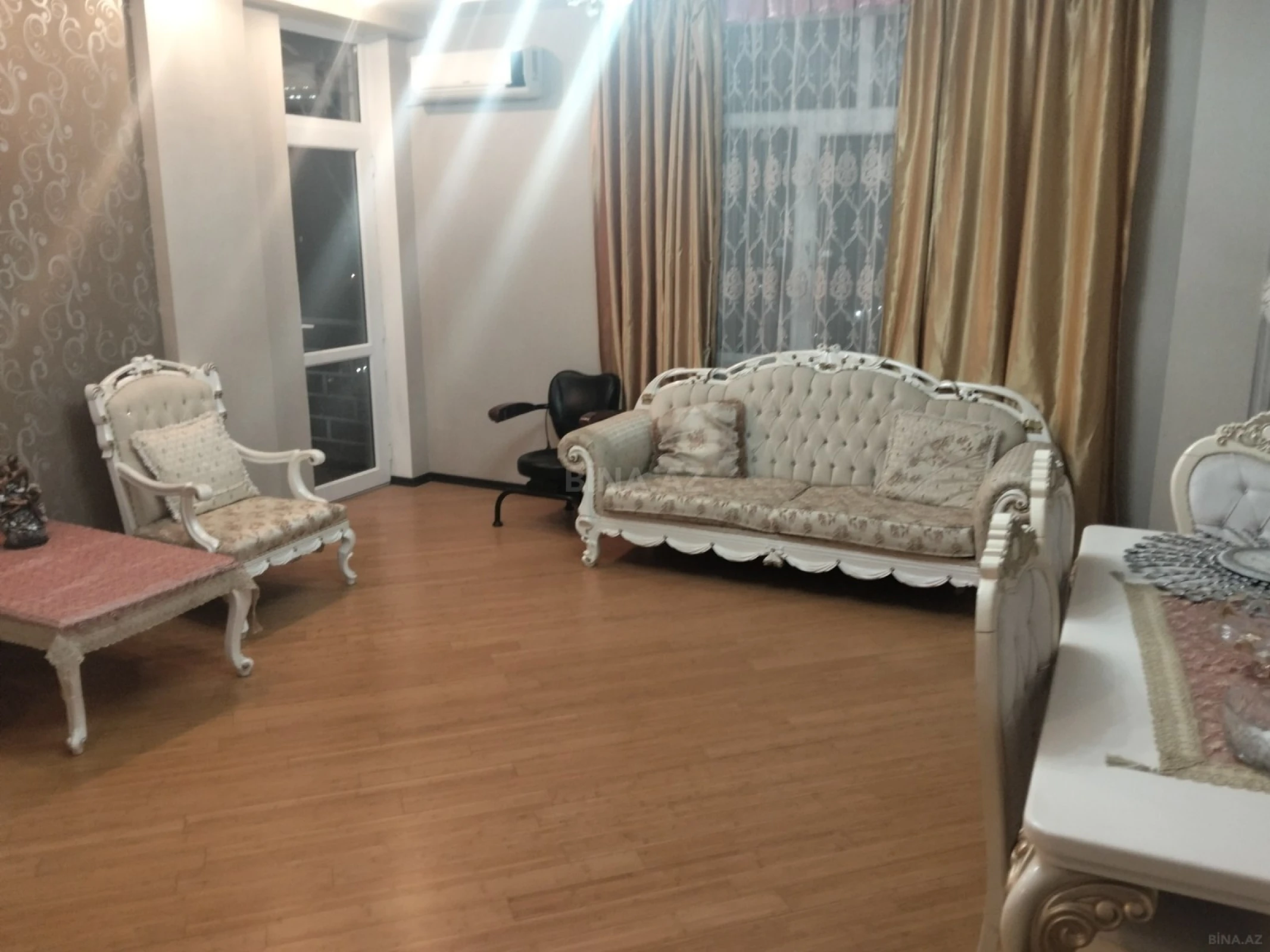 Kirayə verilir 3 otaqlı mənzil 120 m²