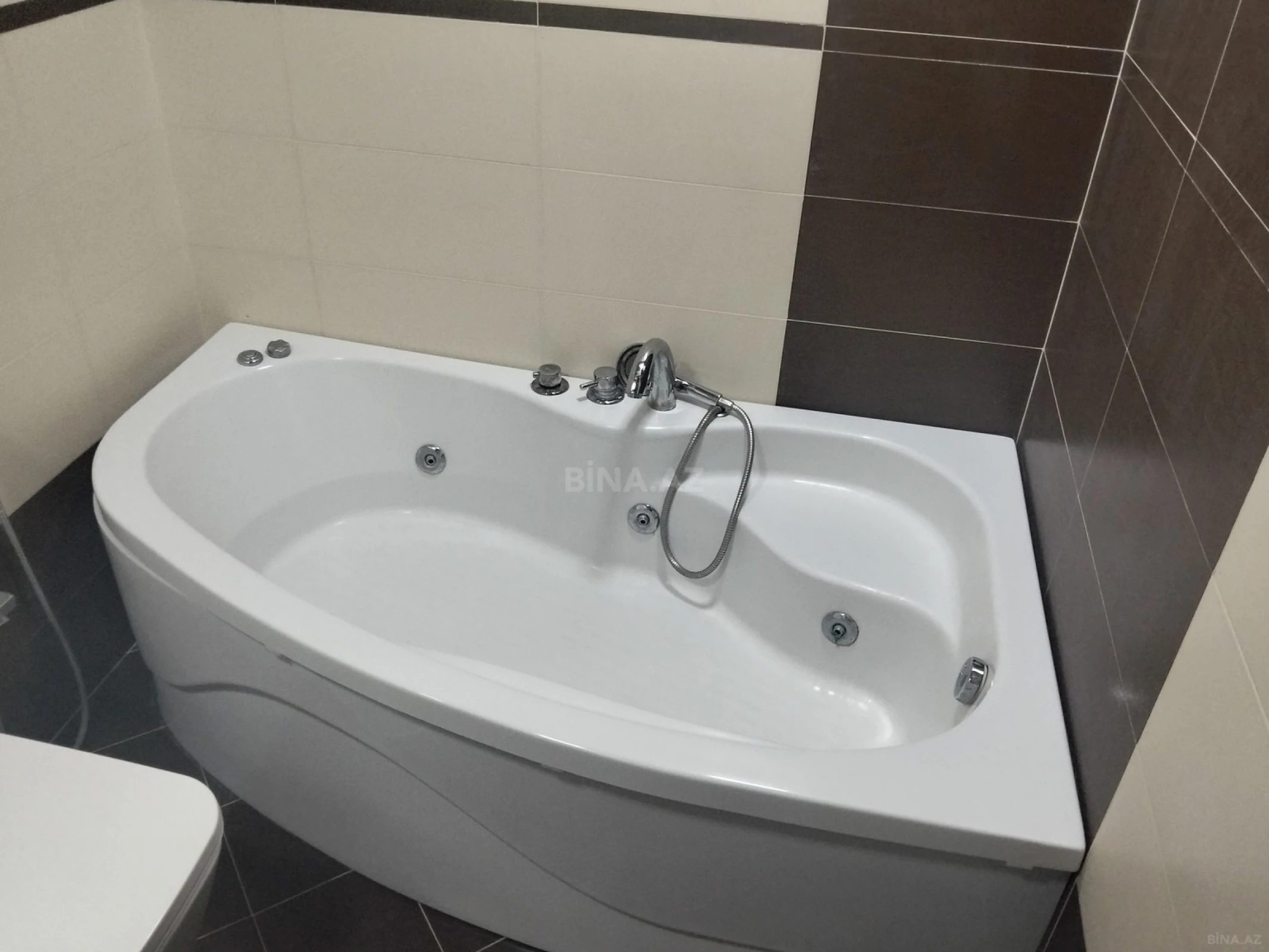 Kirayə verilir 3 otaqlı mənzil 120 m²