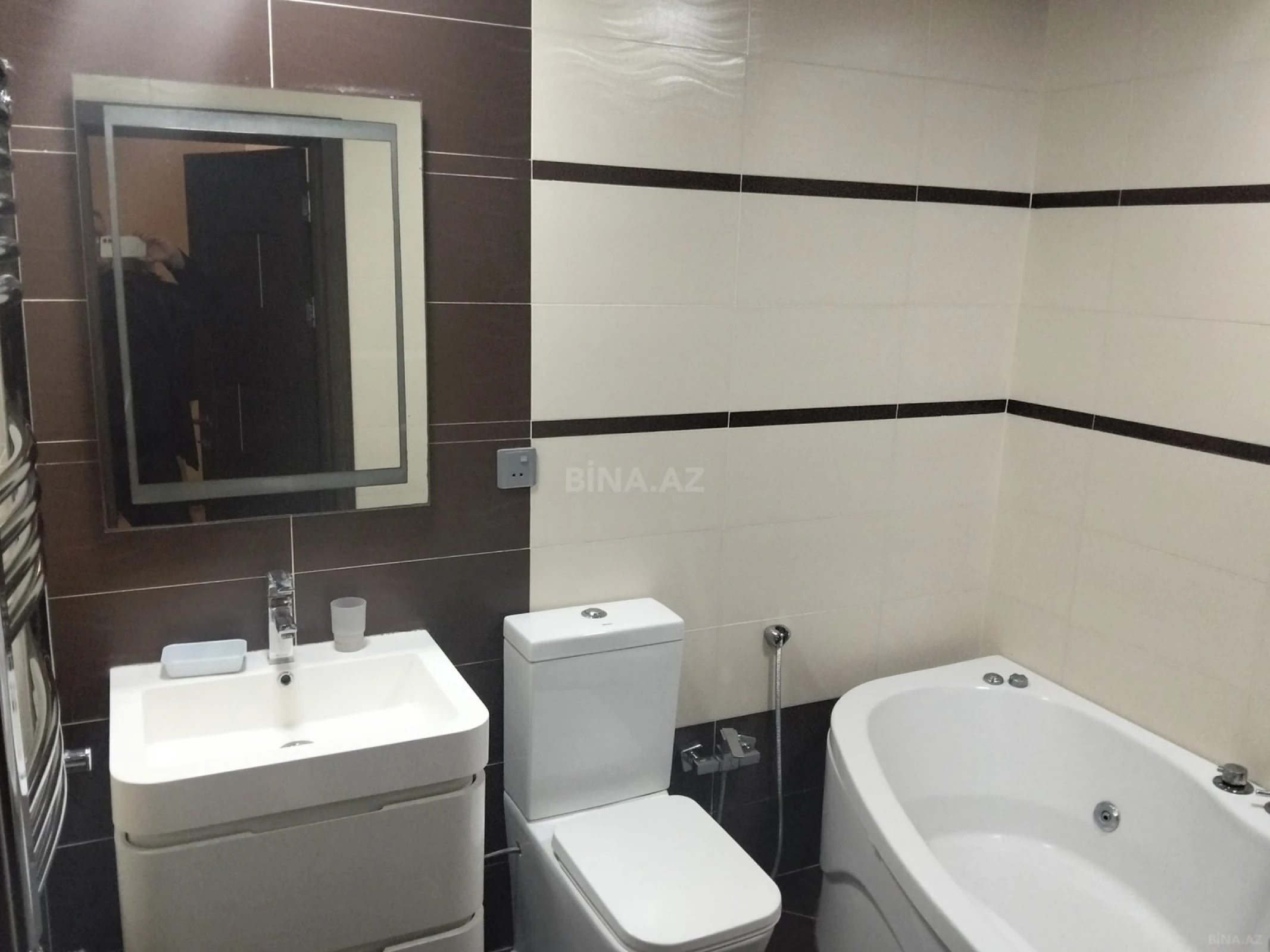 Kirayə verilir 3 otaqlı mənzil 120 m²