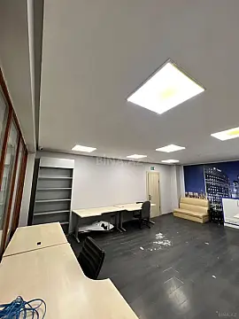 Kirayə verilir 2 otaqlı ofis 52 m²