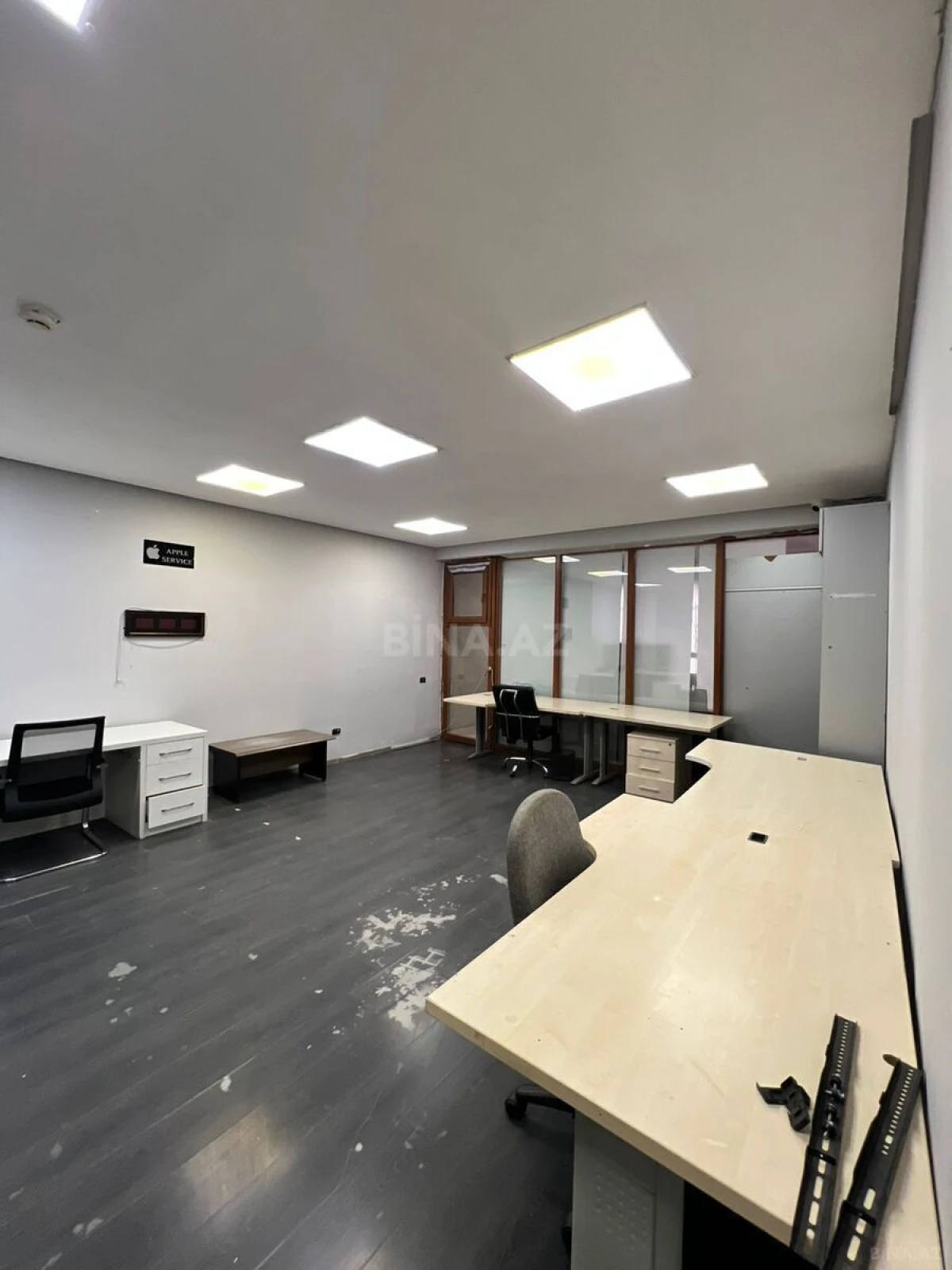 Kirayə verilir 2 otaqlı ofis 52 m²