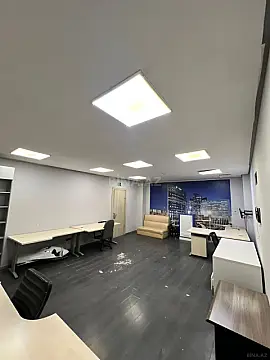 Kirayə verilir 2 otaqlı ofis 52 m²