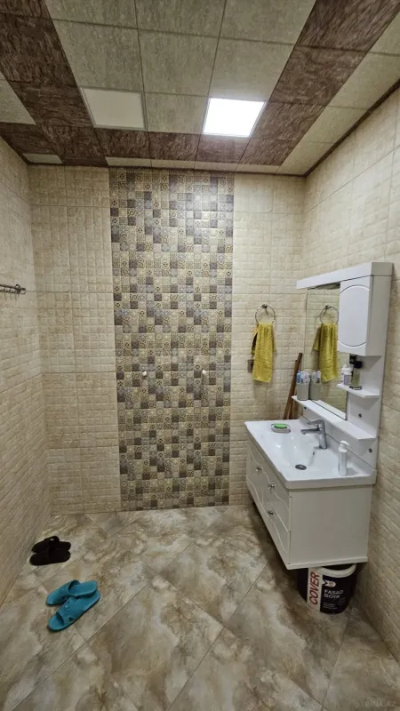 Satılır 7 otaqlı həyət evi 210 m²