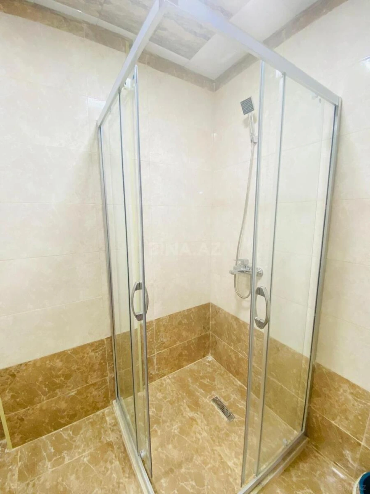 Kirayə verilir 1 otaqlı mənzil 65 m²