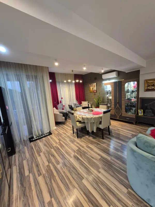 Satılır 2 otaqlı mənzil 85 m²