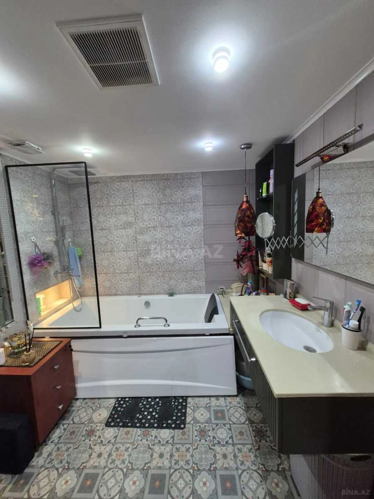 Satılır 2 otaqlı mənzil 85 m²
