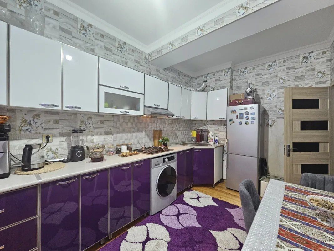 Satılır 2 otaqlı mənzil 67 m²