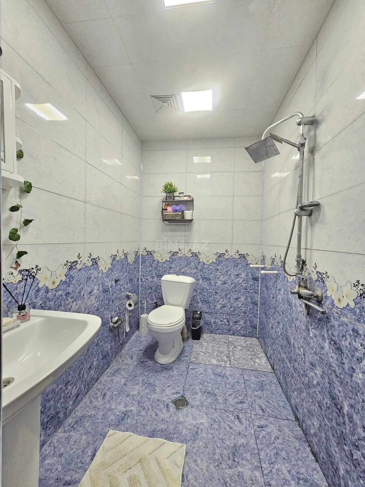 Satılır 2 otaqlı mənzil 67 m²