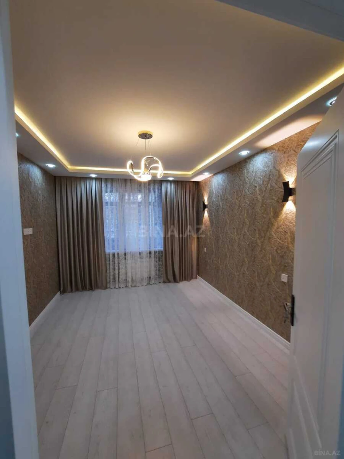Satılır 2 otaqlı mənzil 65 m²