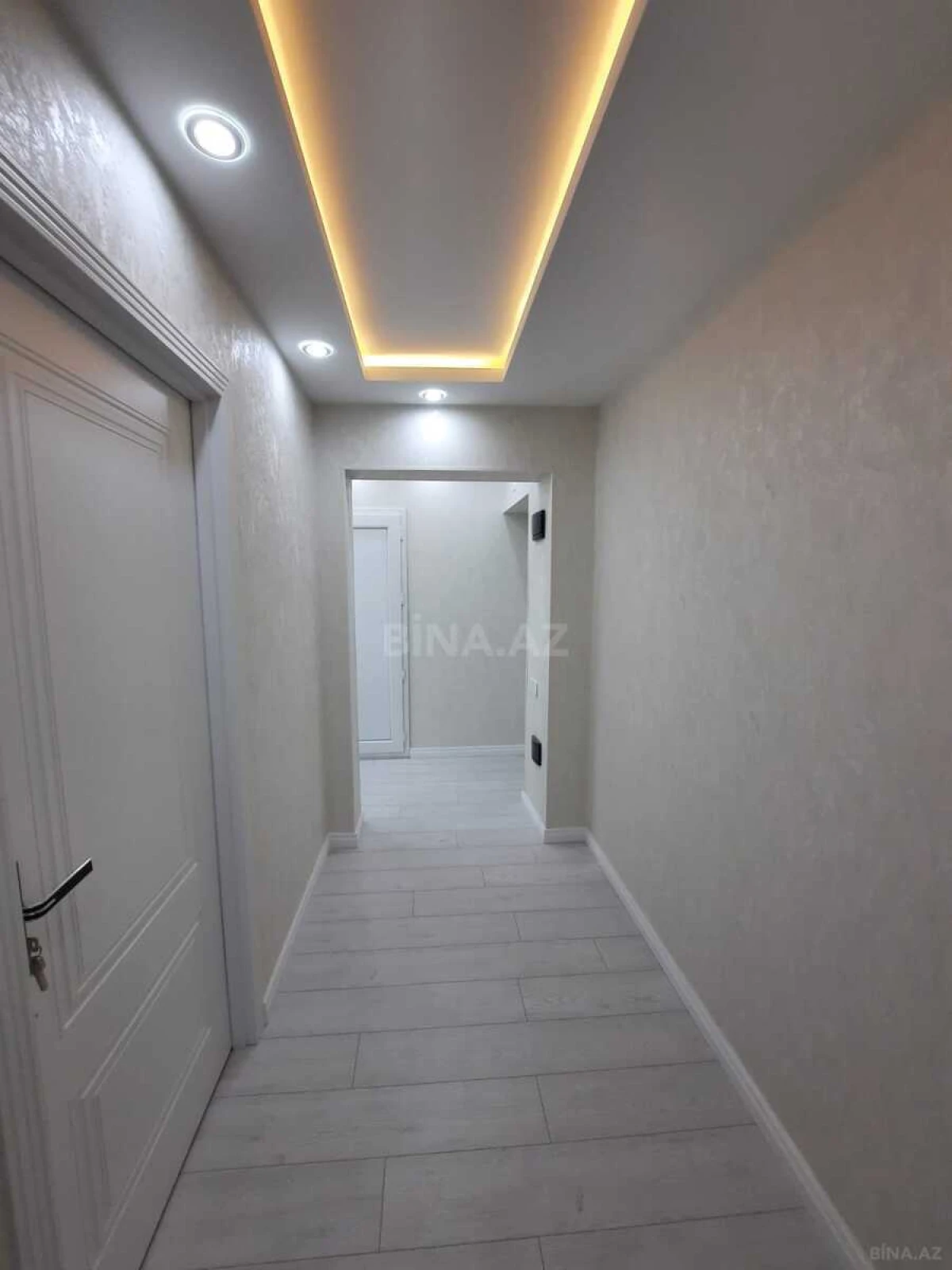 Satılır 2 otaqlı mənzil 65 m²