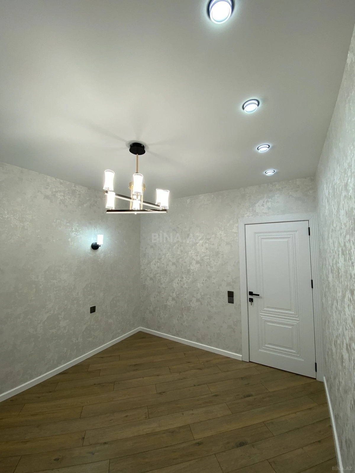 Satılır 2 otaqlı mənzil 60 m²