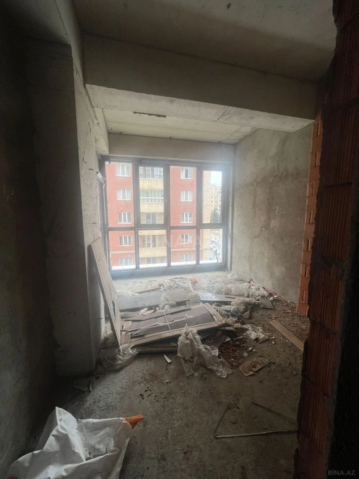 Satılır 1 otaqlı mənzil 66 m²