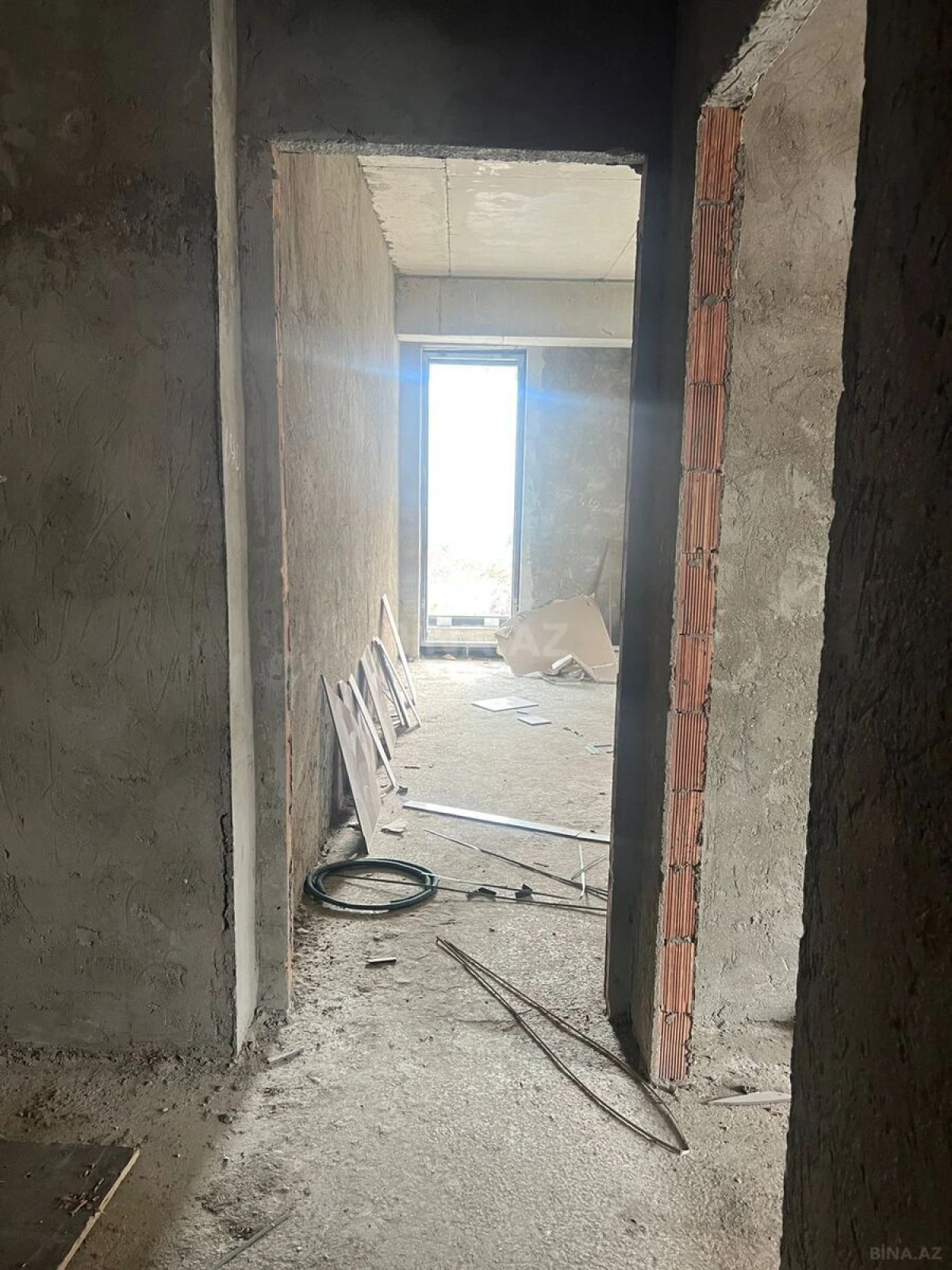 Satılır 1 otaqlı mənzil 66 m²